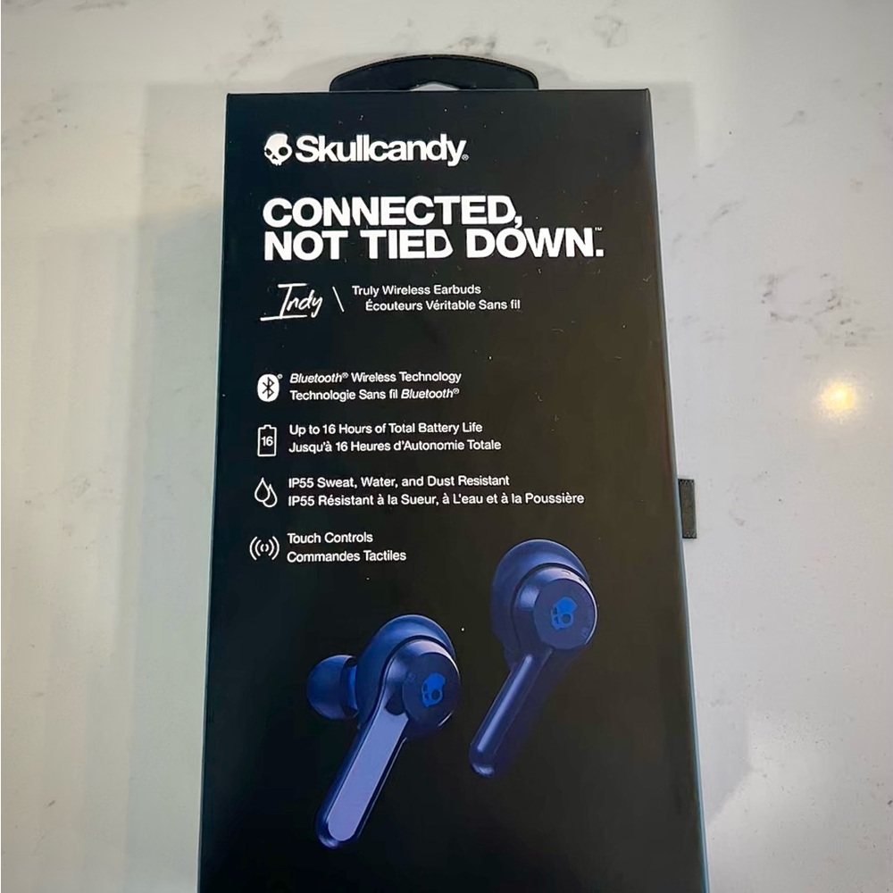 Skullcandy Blue Wireless Earbud Headphones NWT